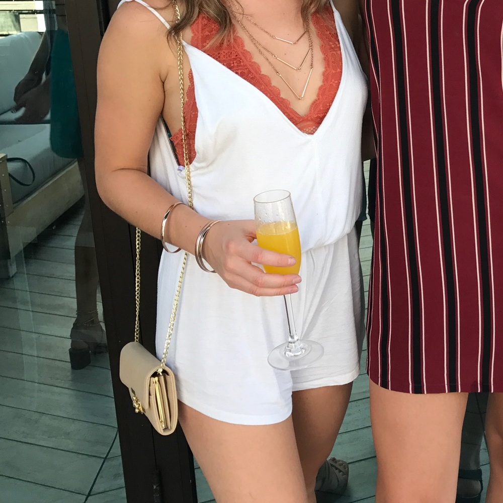 White romper - Picture 2 of 4